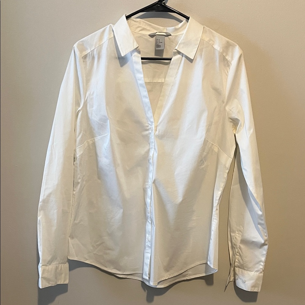 H&M White Button-Up Shirt Size M